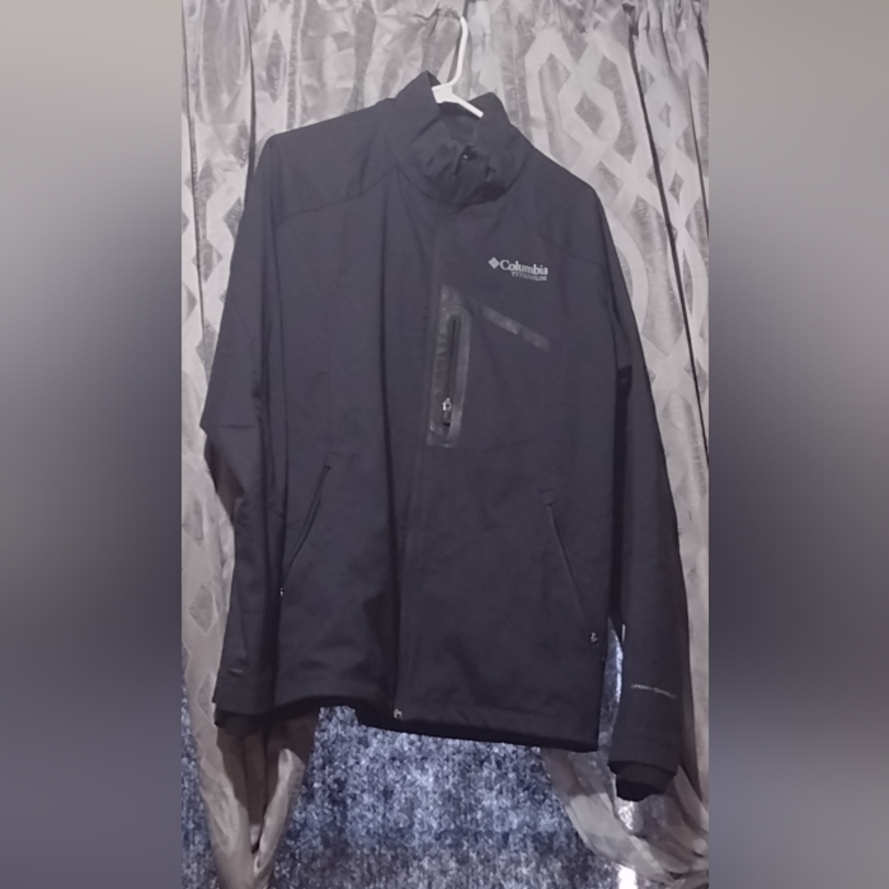 Columbia Sportswear Company Large Black Interchange lightweight jacket